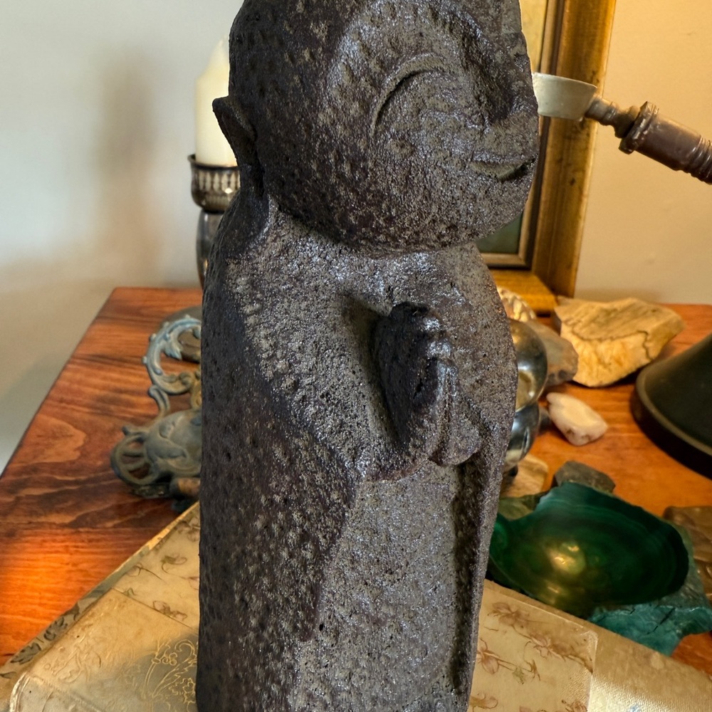Smiling Jizo Buddha Stone Statue - Guardian of Children and Travelers - Picture 4 of 15